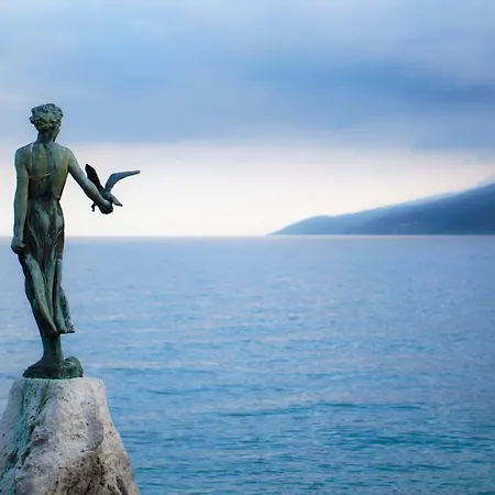 M - Seaview With Sunny Terrace Apartman *