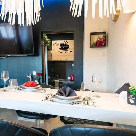 M - Seaview With Sunny Terrace *