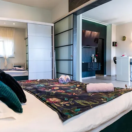 Daire M - Seaview With Sunny Terrace *